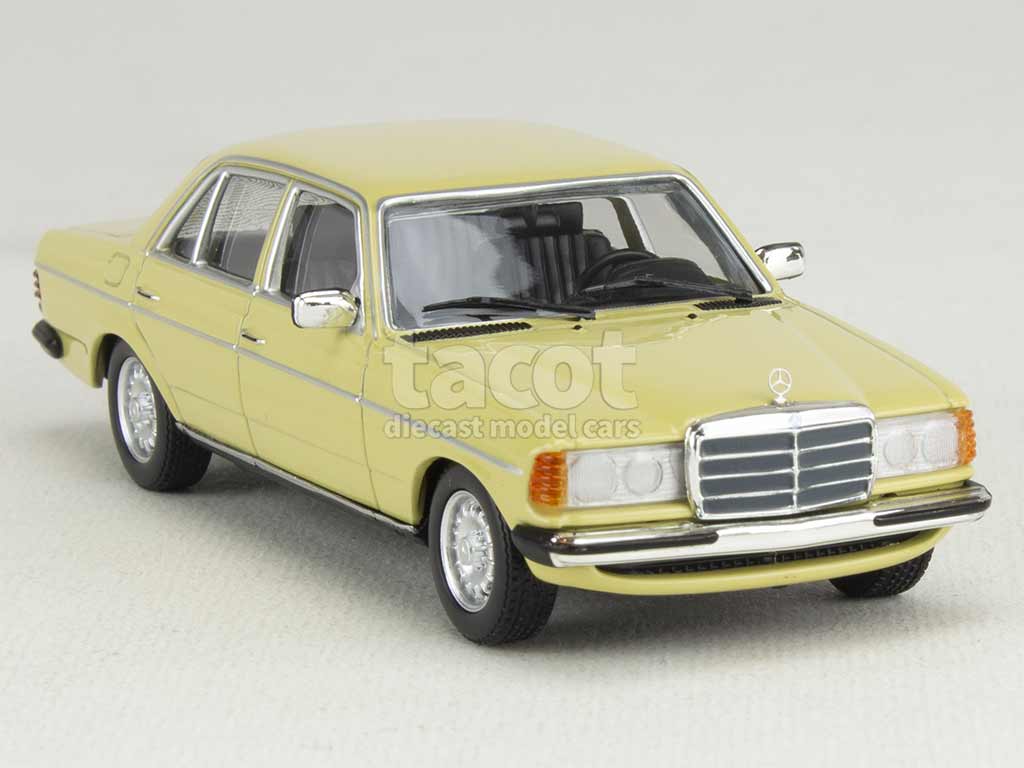 Maxichamps 1:43 Mercedes Benz 230 E W123 (1982) - Argento - Modello Statico