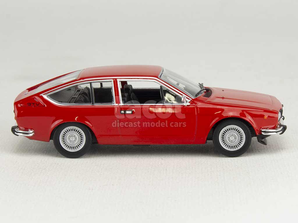 102707 Alfa Romeo Alfetta GTV 1976