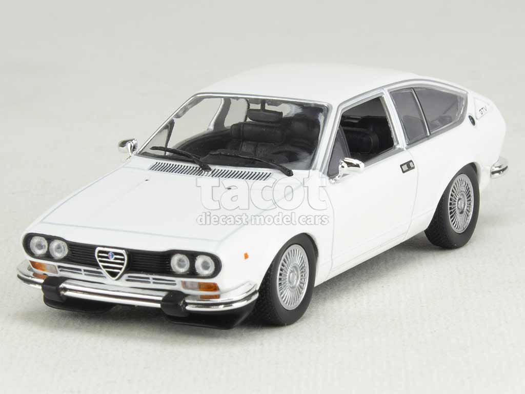 102708 Alfa Romeo Alfetta GTV 1976