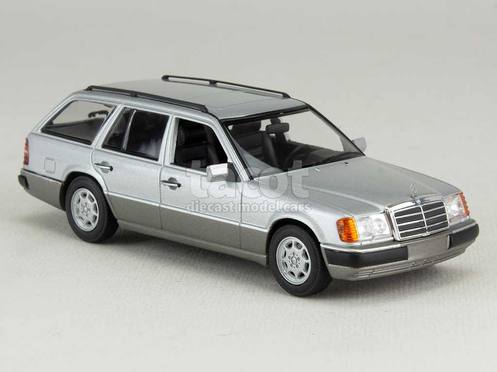 102815 Mercedes 300 TE Break/ S124 1990
