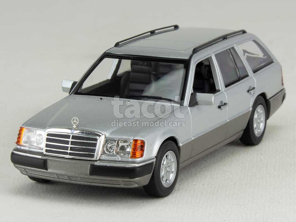 102815 Mercedes 300 TE Break/ S124 1990