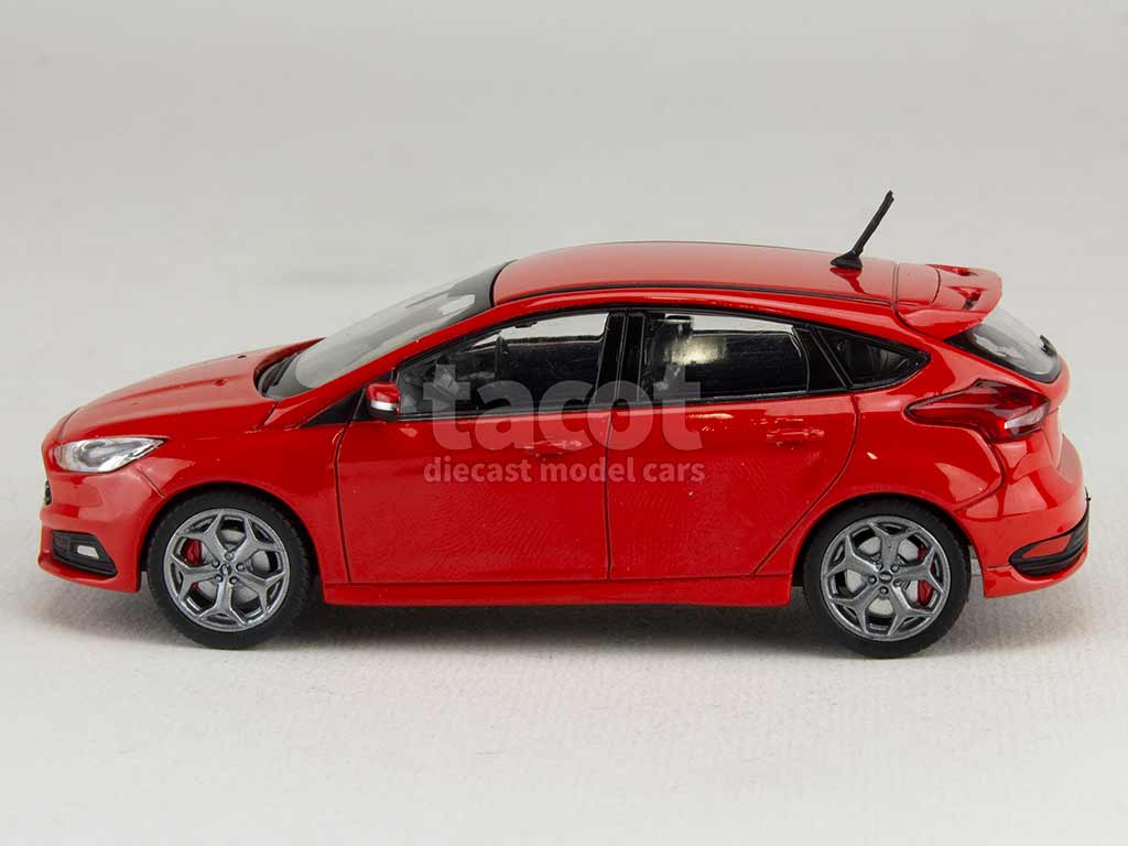 102828 Ford Focus MKIII ST 2016