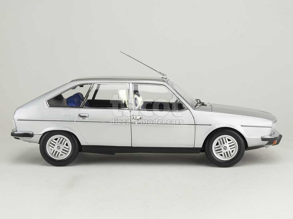 102856 Renault R30 TX 1979