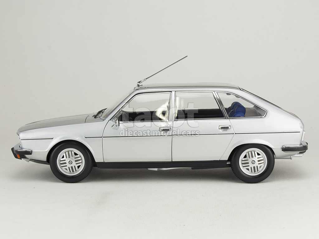 102856 Renault R30 TX 1979