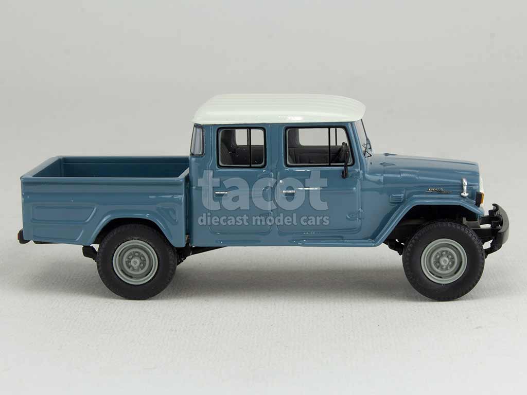 102864 Toyota HJ45 Land Cruiser Crew Cab 1979