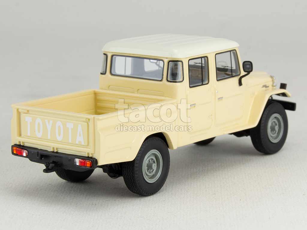 102865 Toyota HJ45 Land Cruiser Crew Cab 1979