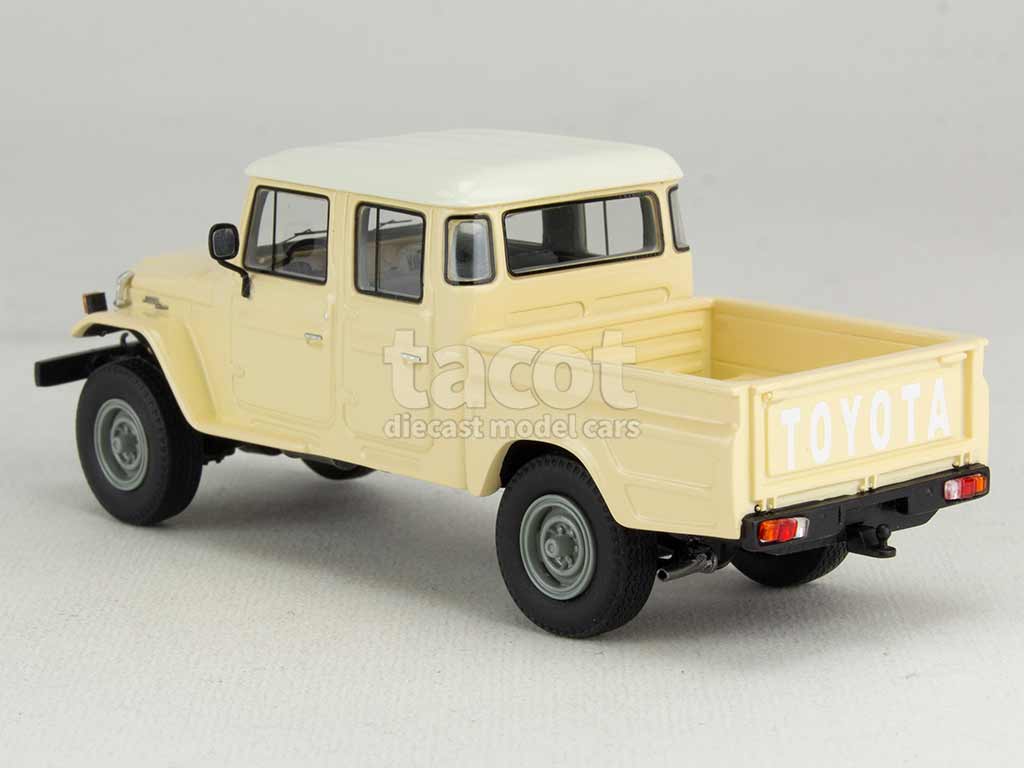 102865 Toyota HJ45 Land Cruiser Crew Cab 1979