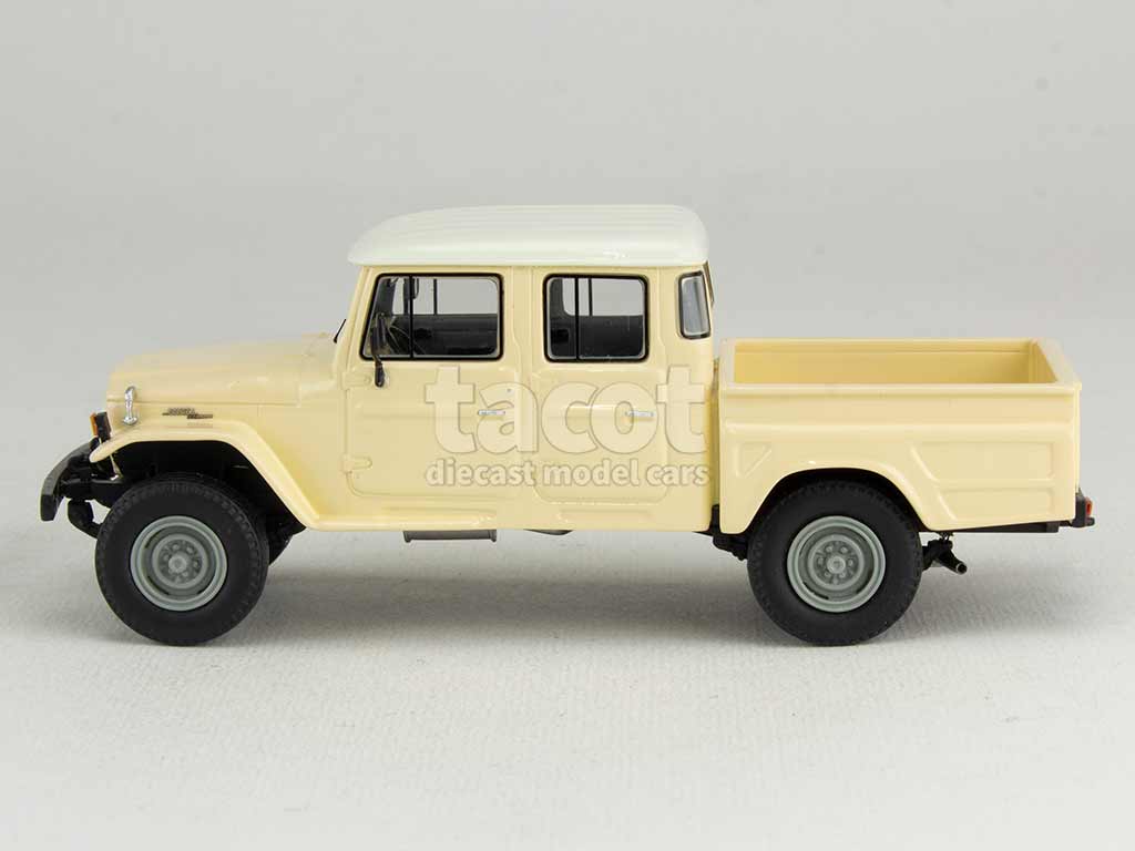 102865 Toyota HJ45 Land Cruiser Crew Cab 1979
