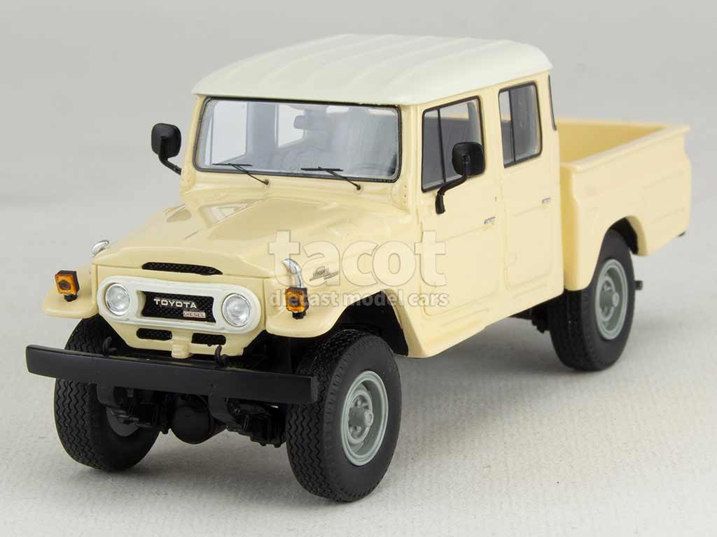 102865 Toyota HJ45 Land Cruiser Crew Cab 1979