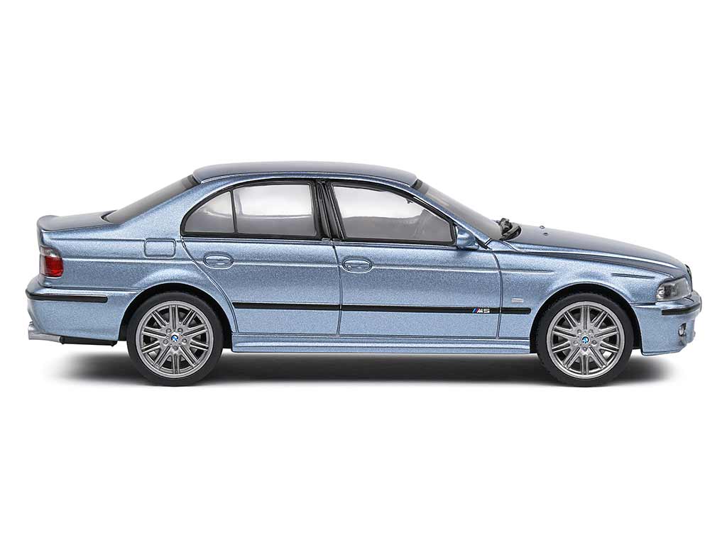 102896 BMW M5/ E39 2002