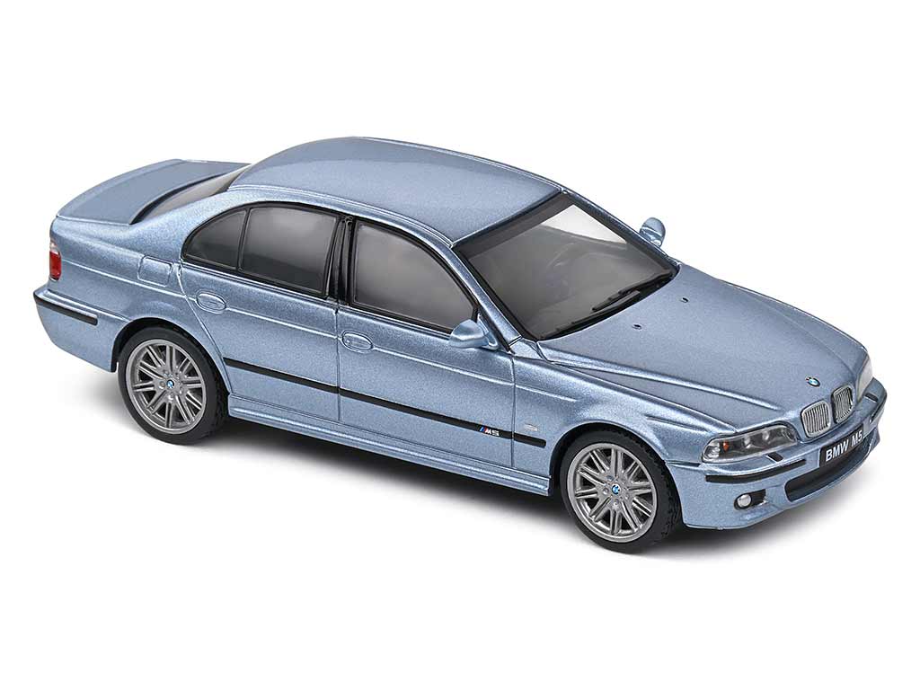 102896 BMW M5/ E39 2002