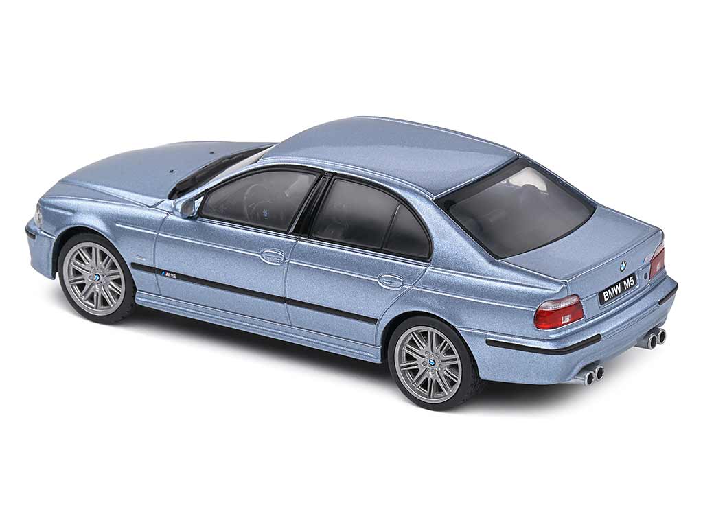 102896 BMW M5/ E39 2002