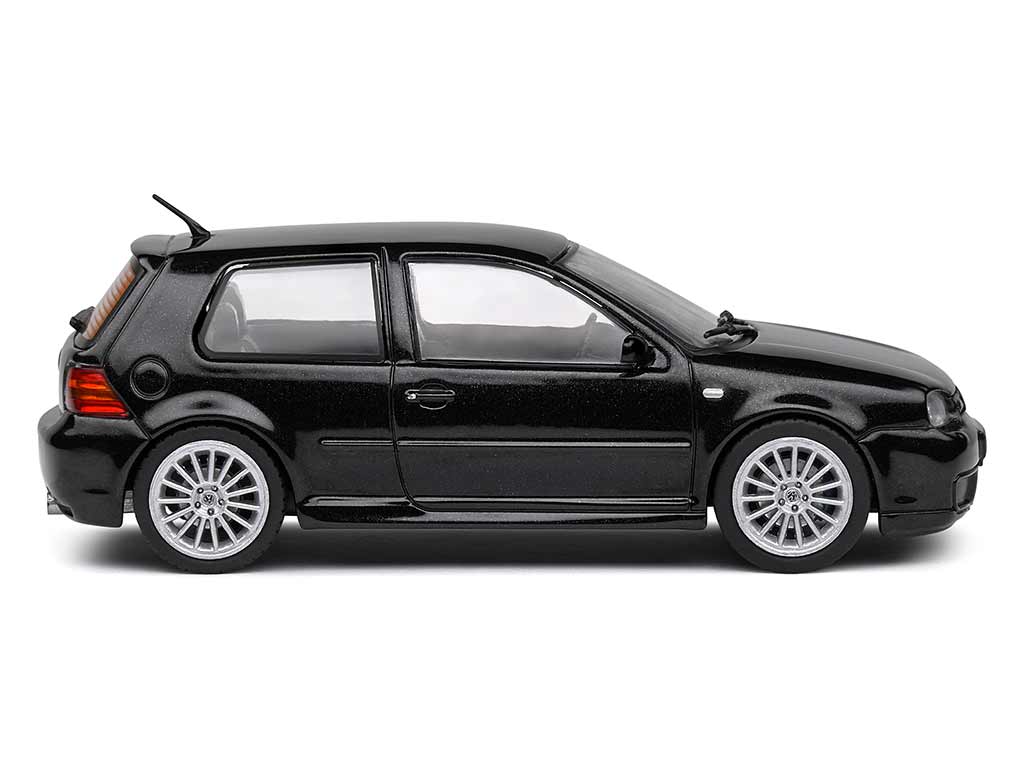 102898 Volkswagen Golf IV R32 2003