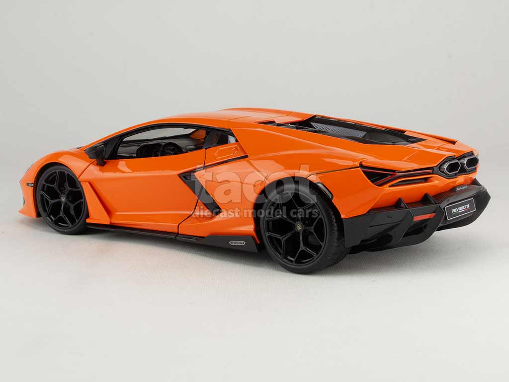 103122 Lamborghini Revuelto 2024