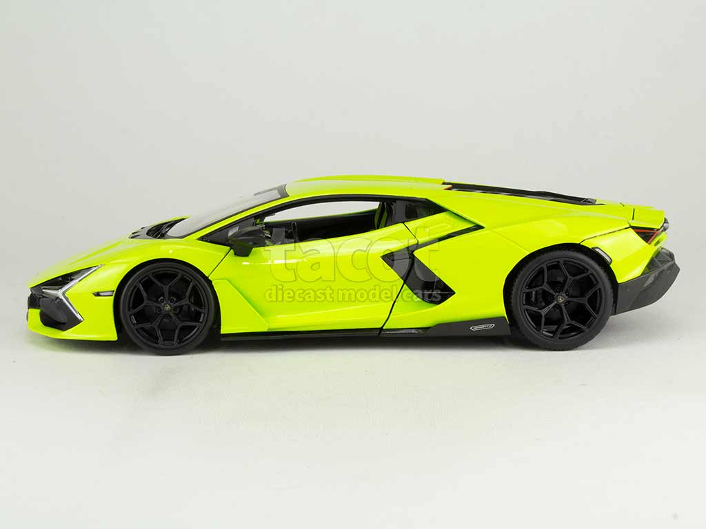 103166 Lamborghini Revuelto 2024