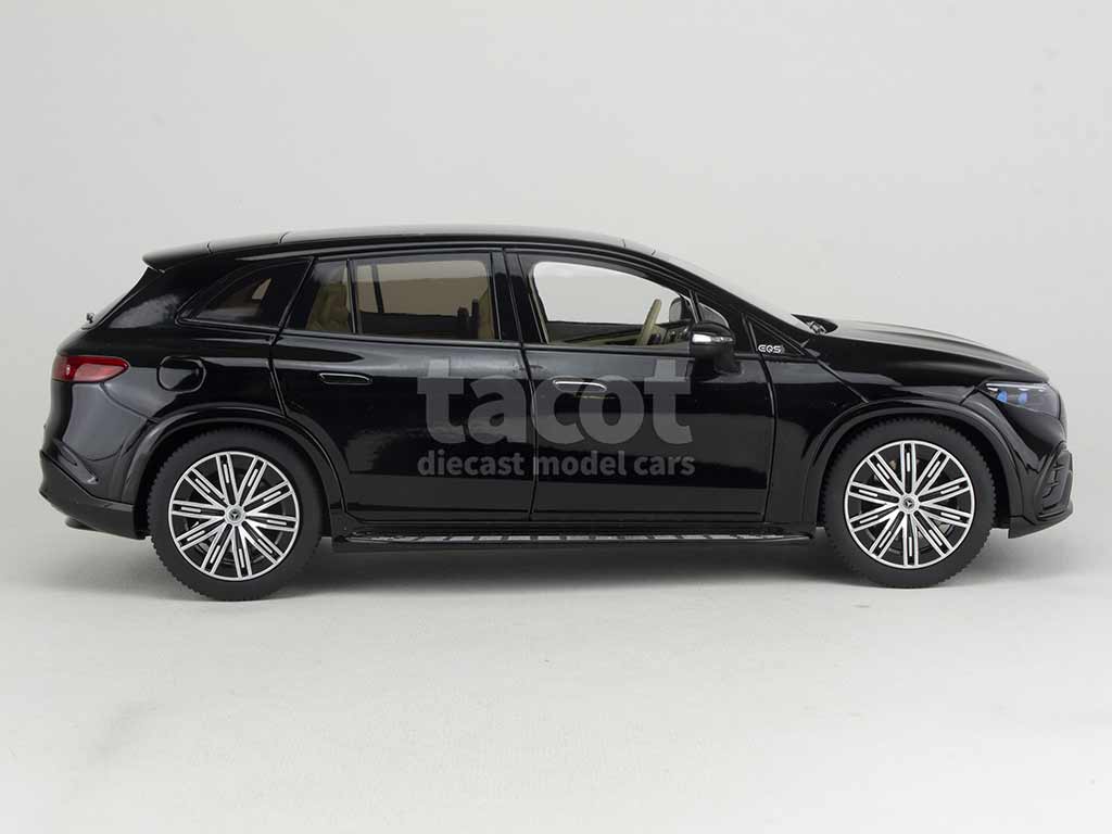 103369 Mercedes EQS SUV AMG 2024