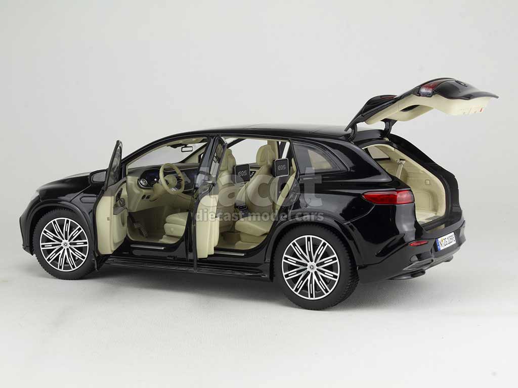 103369 Mercedes EQS SUV AMG 2024