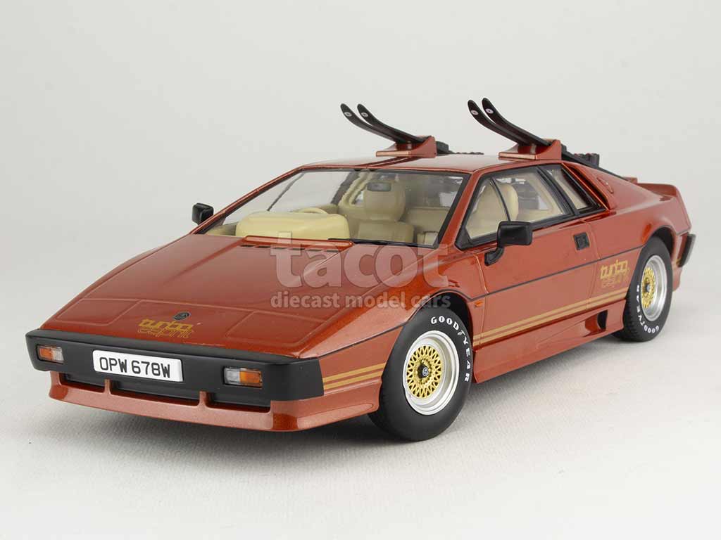 LOTUS ESPRIT TURBO gris argent de 1981 au 1/18 de KK-Scale