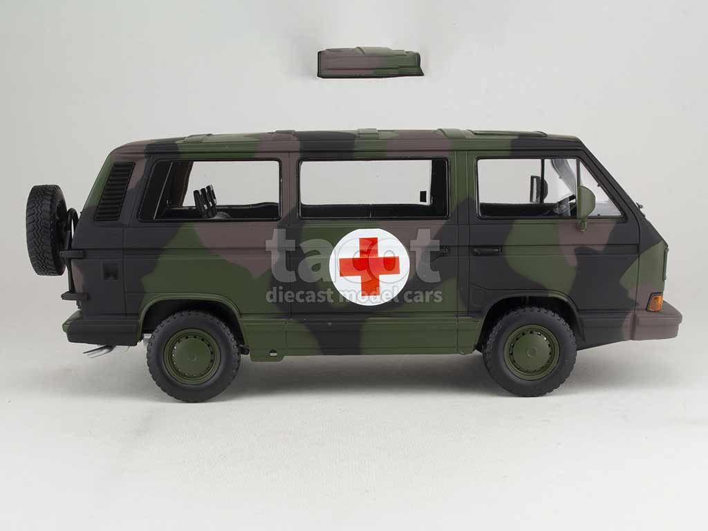 103456 Volkswagen Combi T3 Synchro Army Ambulance