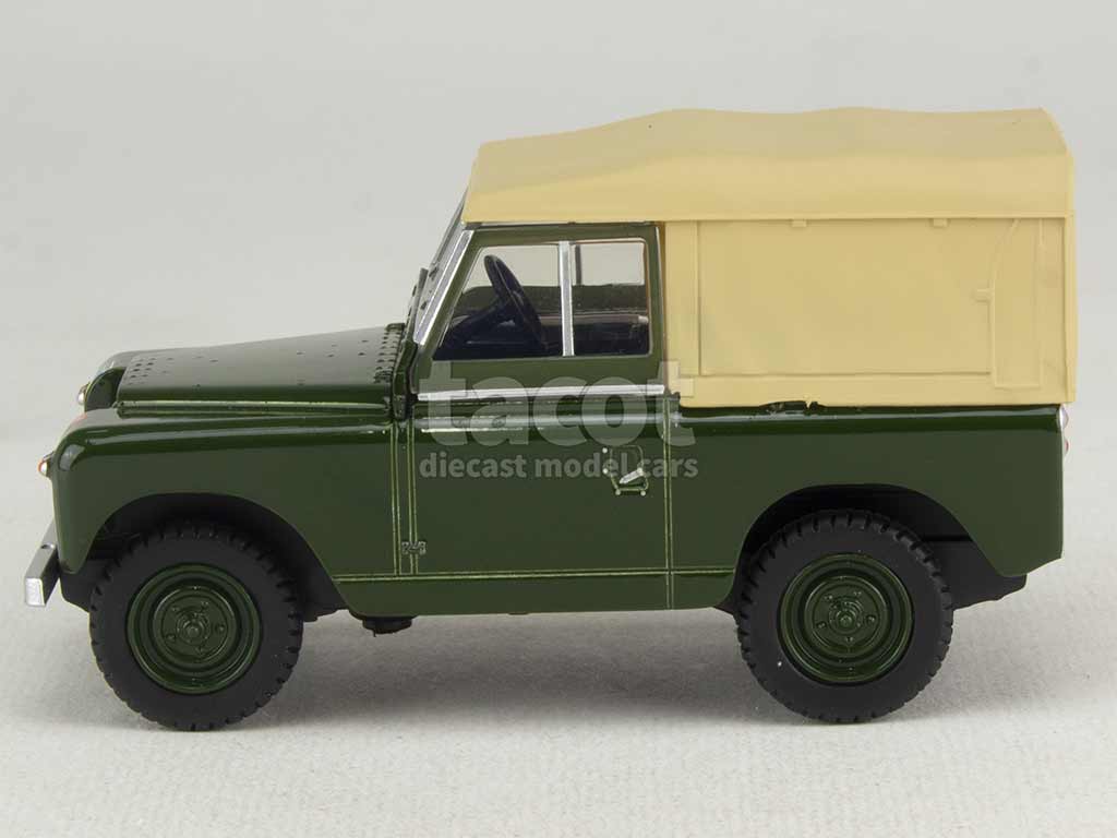 103458 Land Rover Series II SWB Bâché