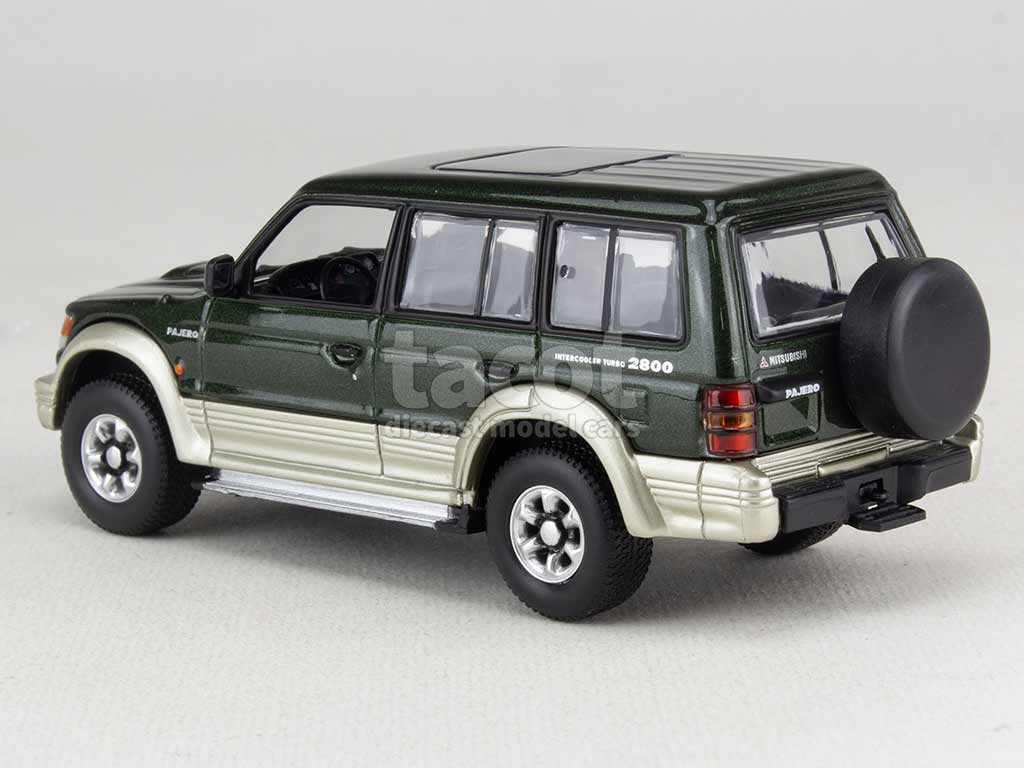 Voiture Miniature Matchbox Mitsubishi Pajero 1991 Bleu - Pièces Mobiles - 1/64 échelle - Neuf Boîte Fermée