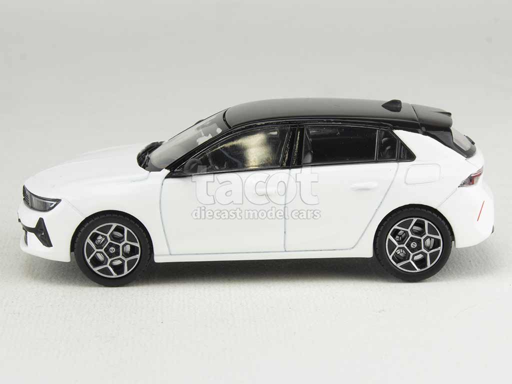 NOREV Opel Astra 2022 Arctic White 2022 1:43 NOREV Opel Astra 2022 Arctic White 2022 1:43