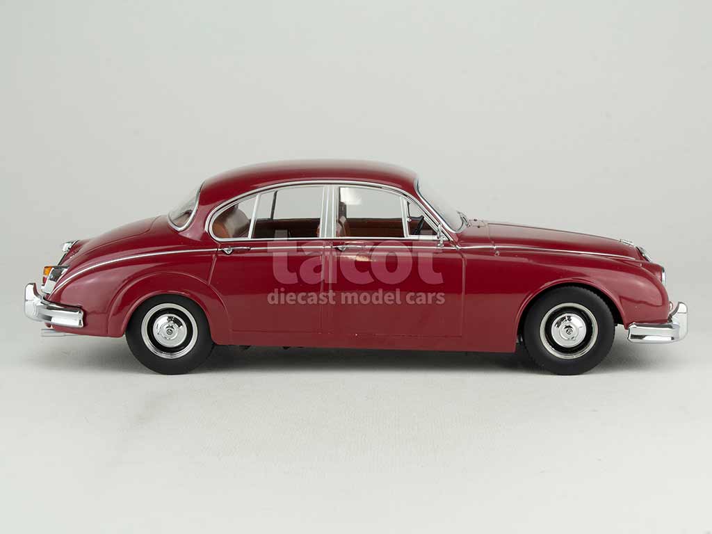103577 Daimler 250 V8 1962