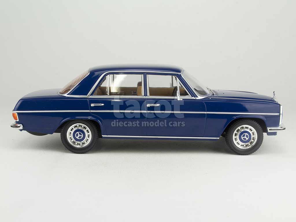 103617 Mercedes 220D/ W115 1968