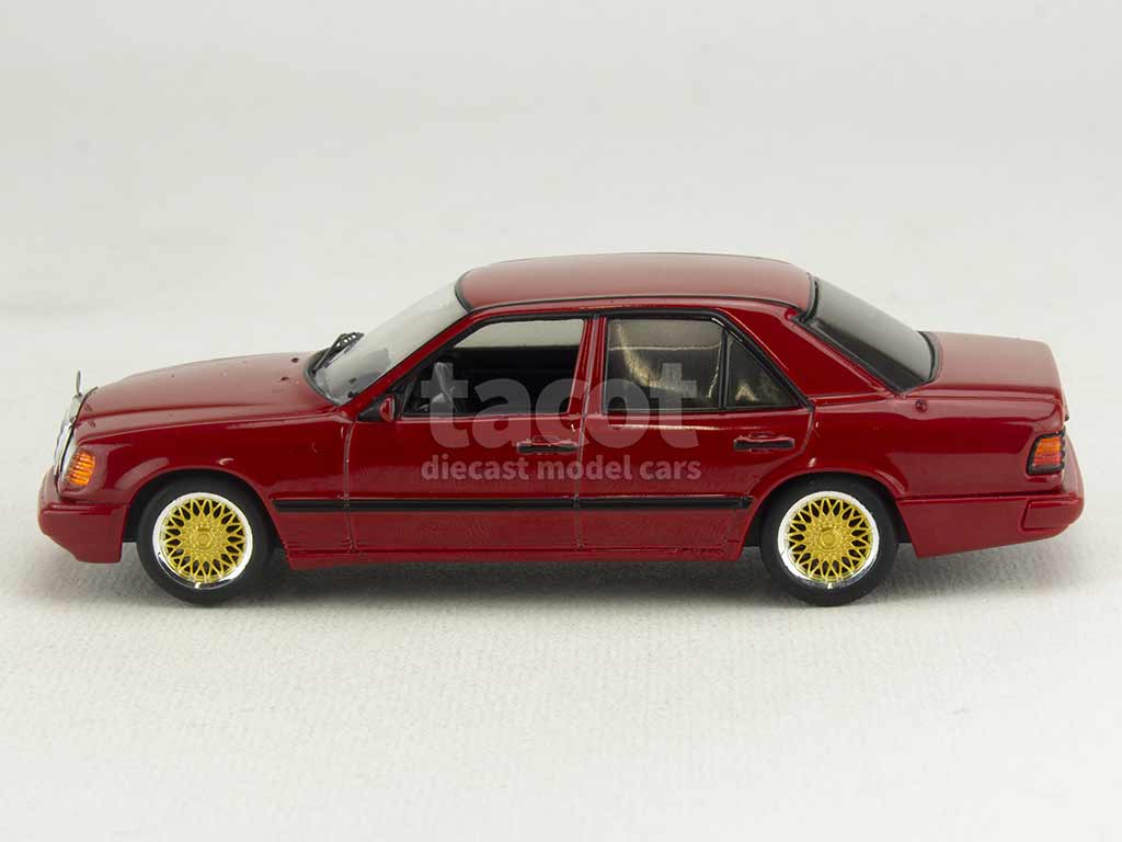 103732 Mercedes 300E/ W124 1984