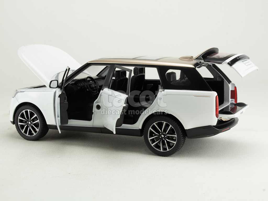 104031 Land Rover Range Rover SV 2022