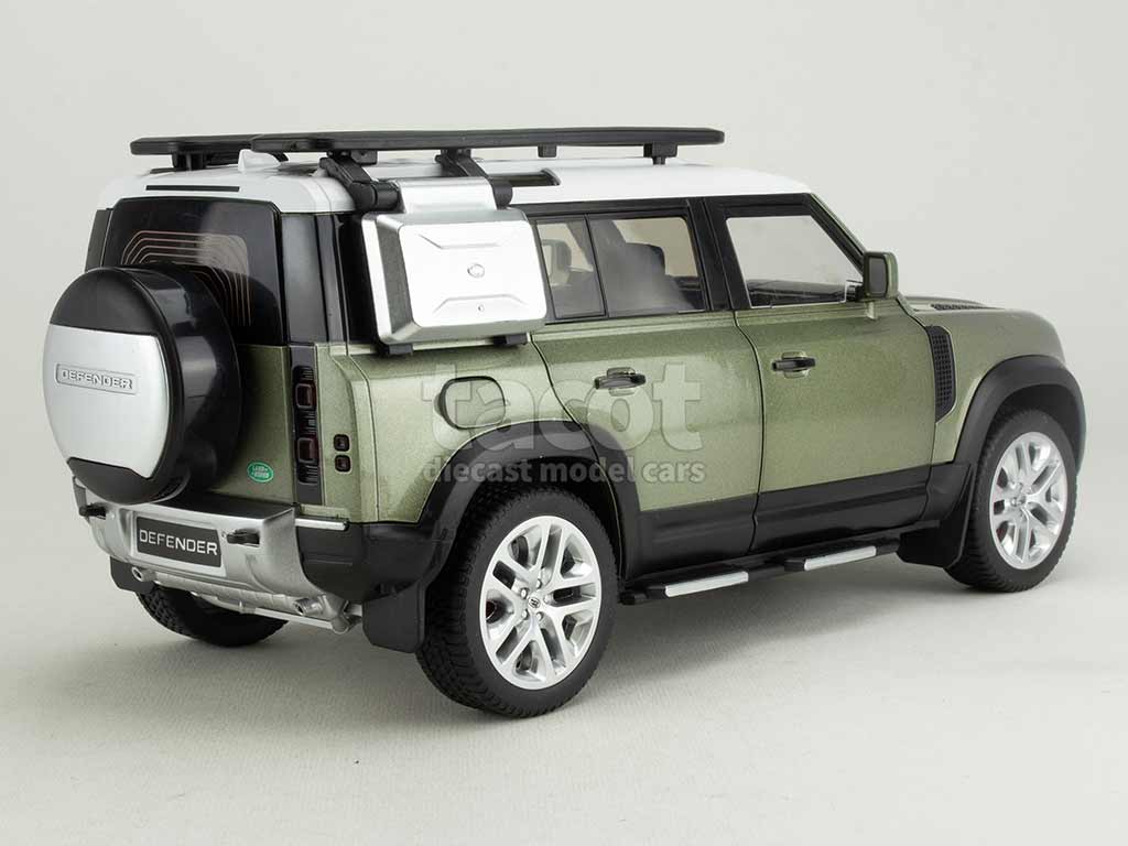 104037 Land Rover Defender 110