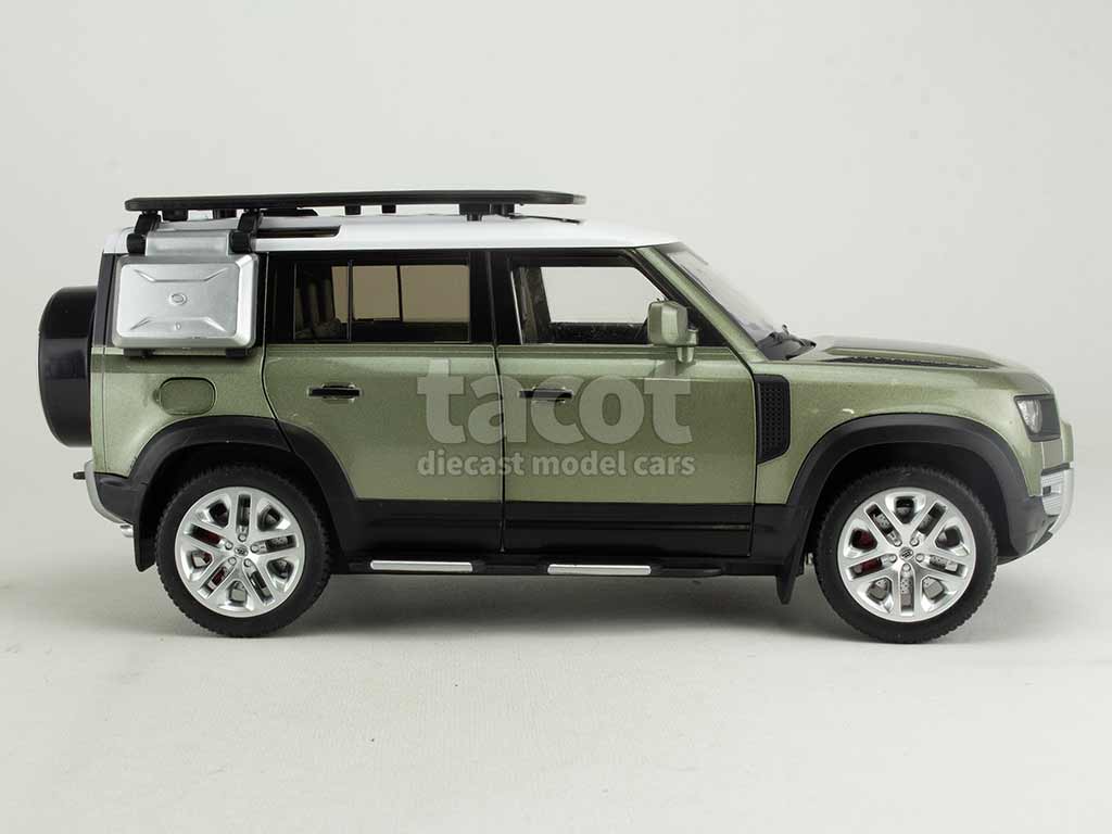 104037 Land Rover Defender 110