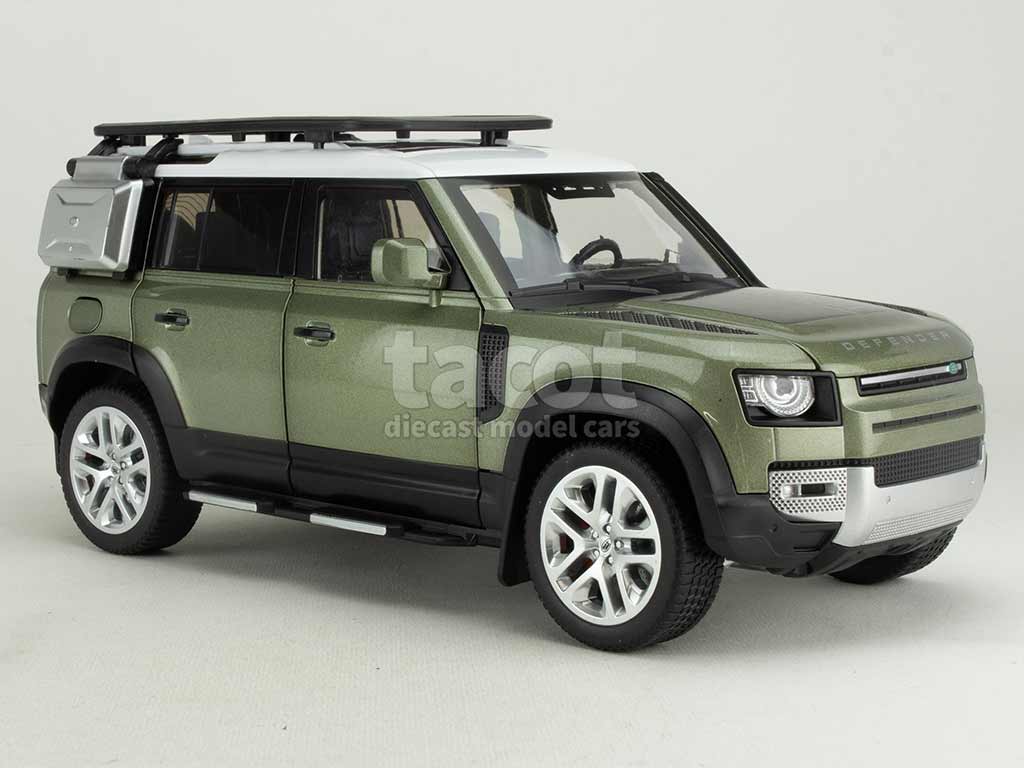 104037 Land Rover Defender 110