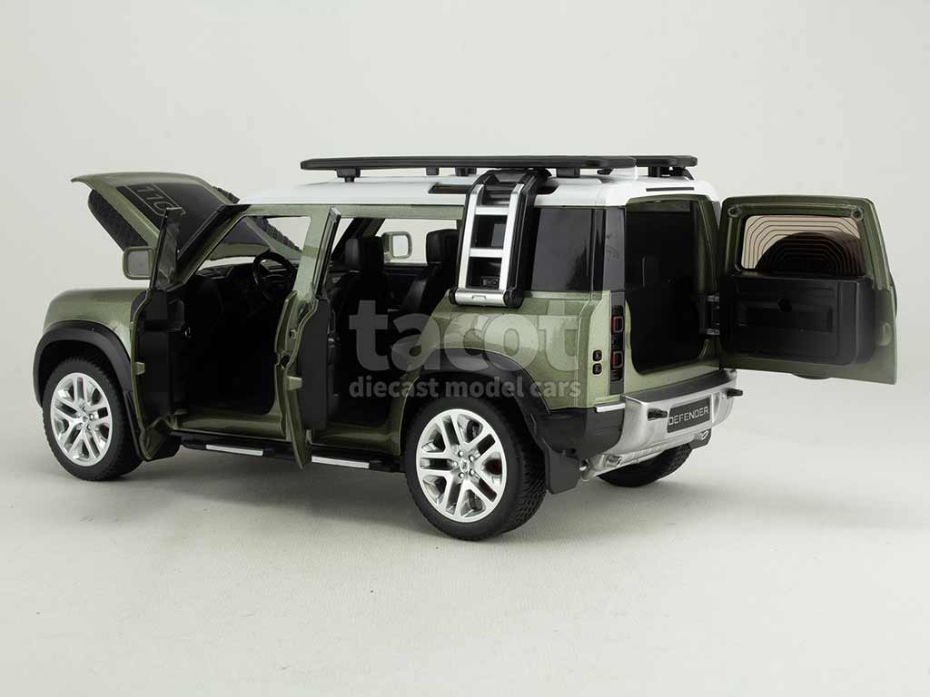 104037 Land Rover Defender 110