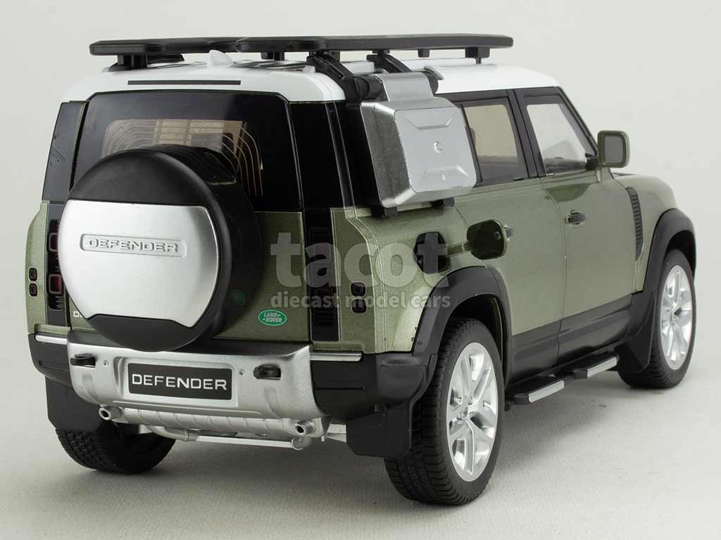 104037 Land Rover Defender 110