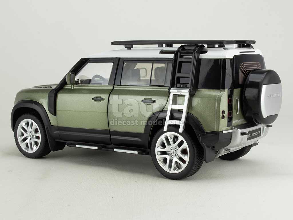 104037 Land Rover Defender 110
