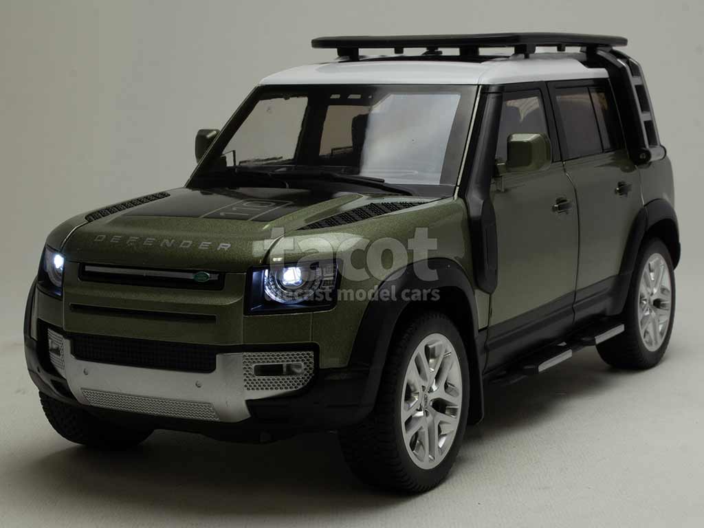 104037 Land Rover Defender 110