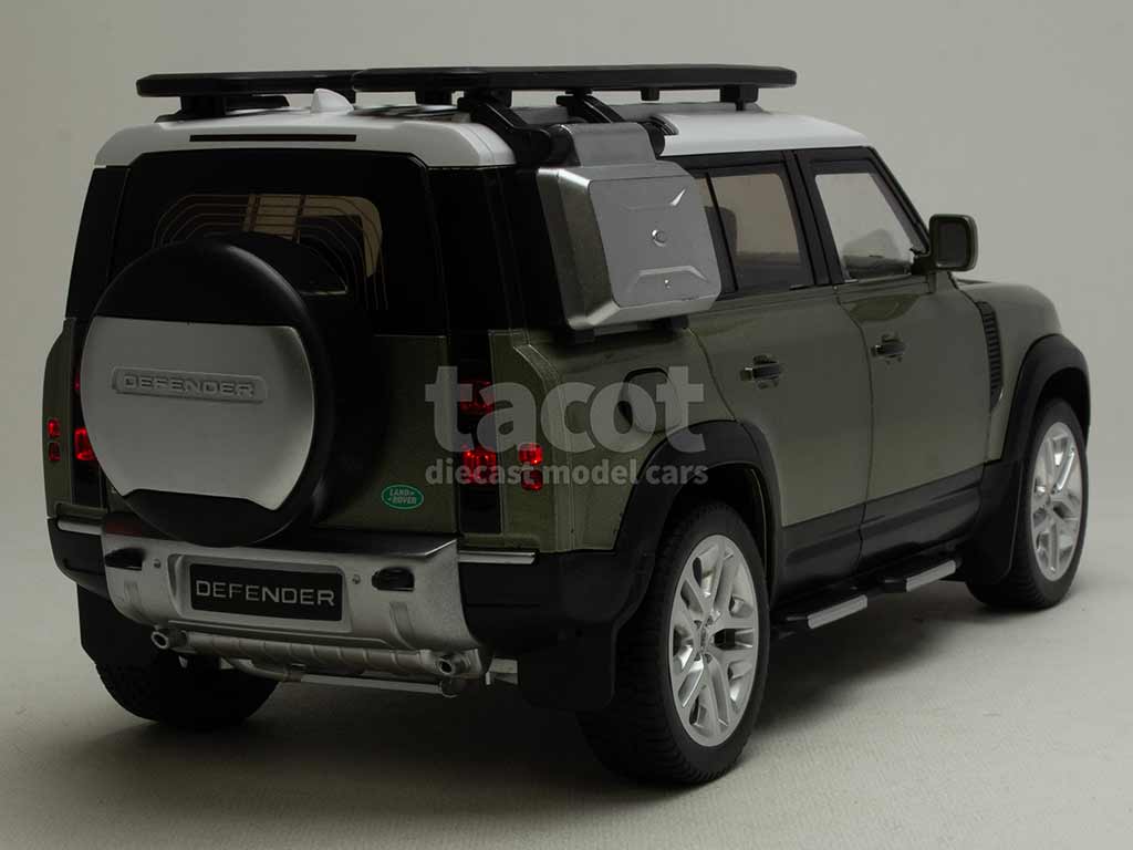 104037 Land Rover Defender 110