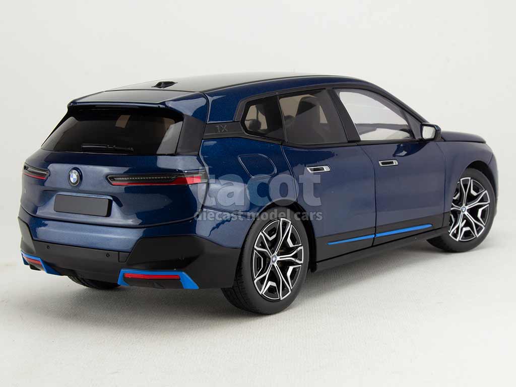 104207 BMW iX 2023