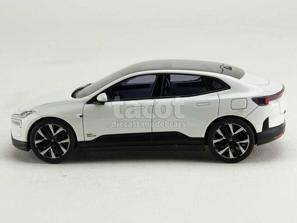 104236 Polestar 4 2024