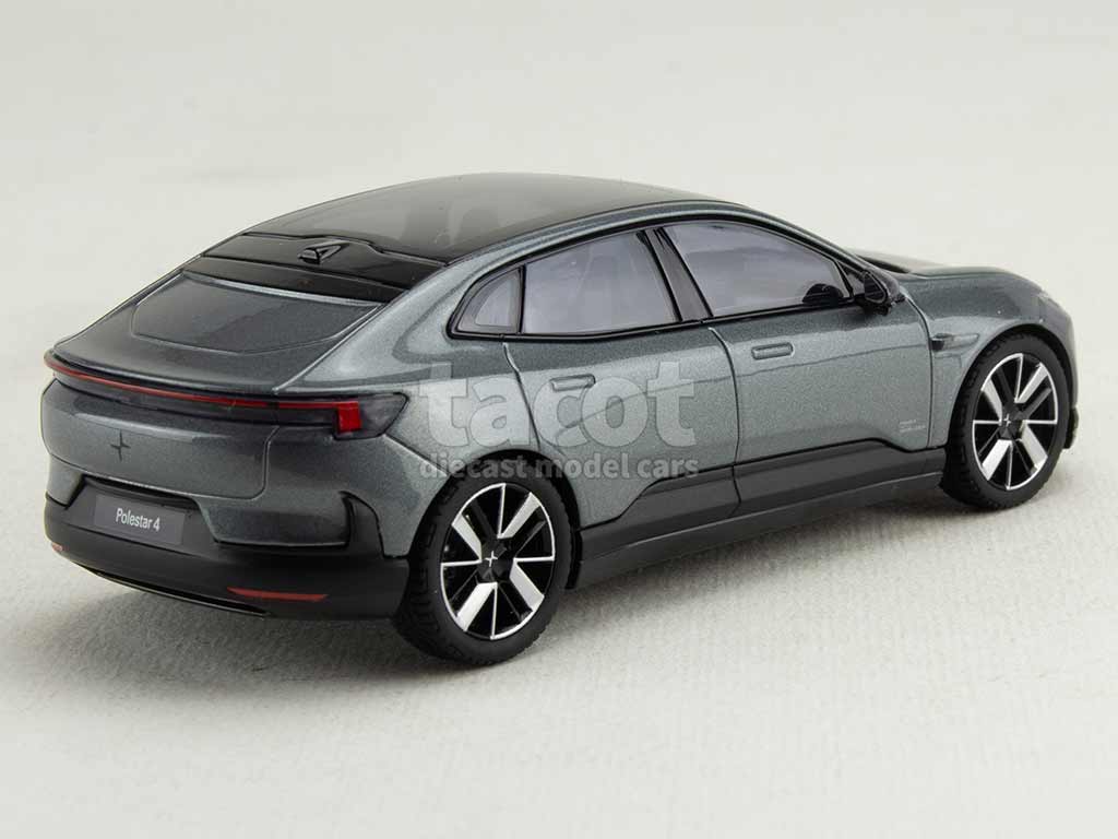 104240 Polestar 4 2024