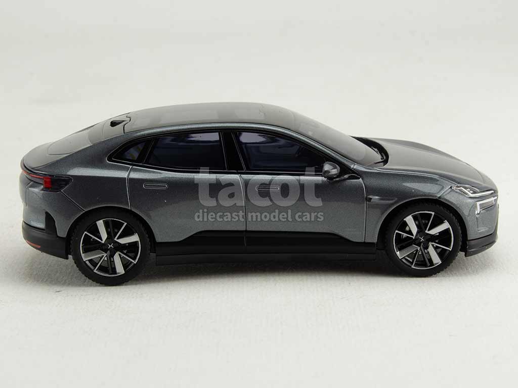 104240 Polestar 4 2024