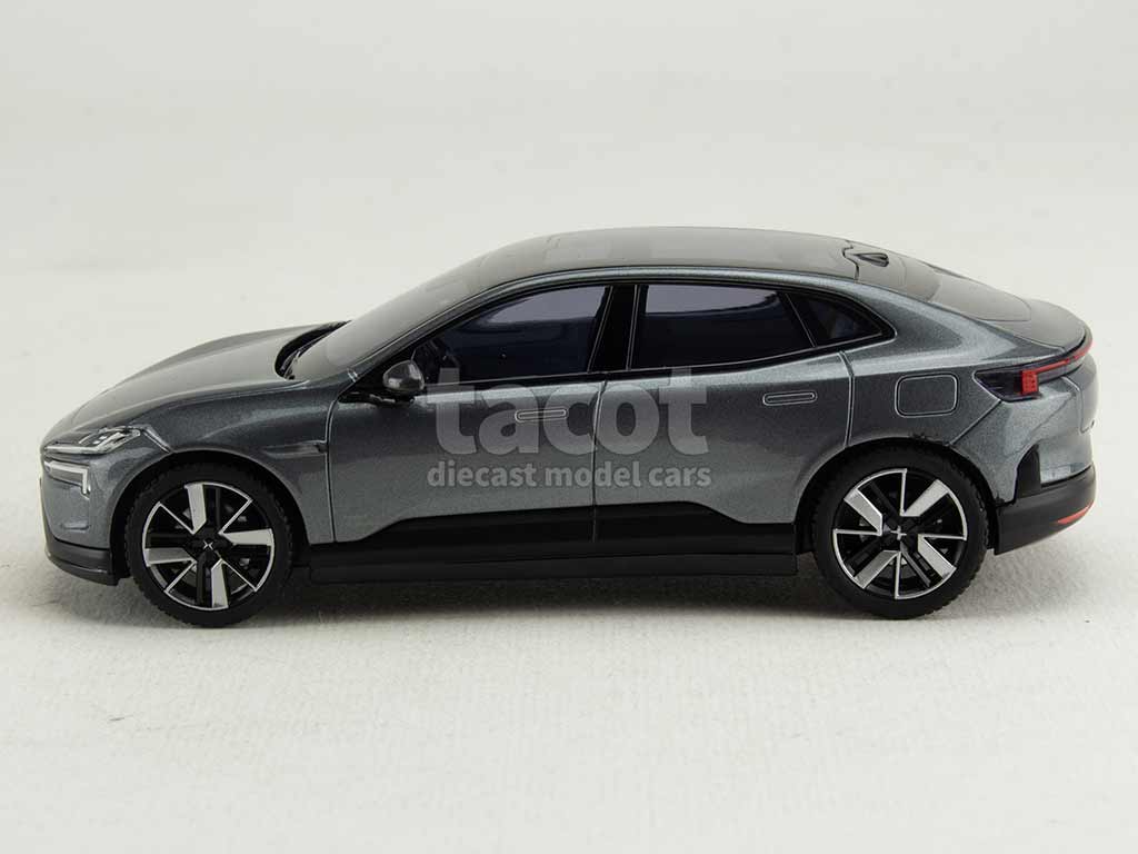 104240 Polestar 4 2024