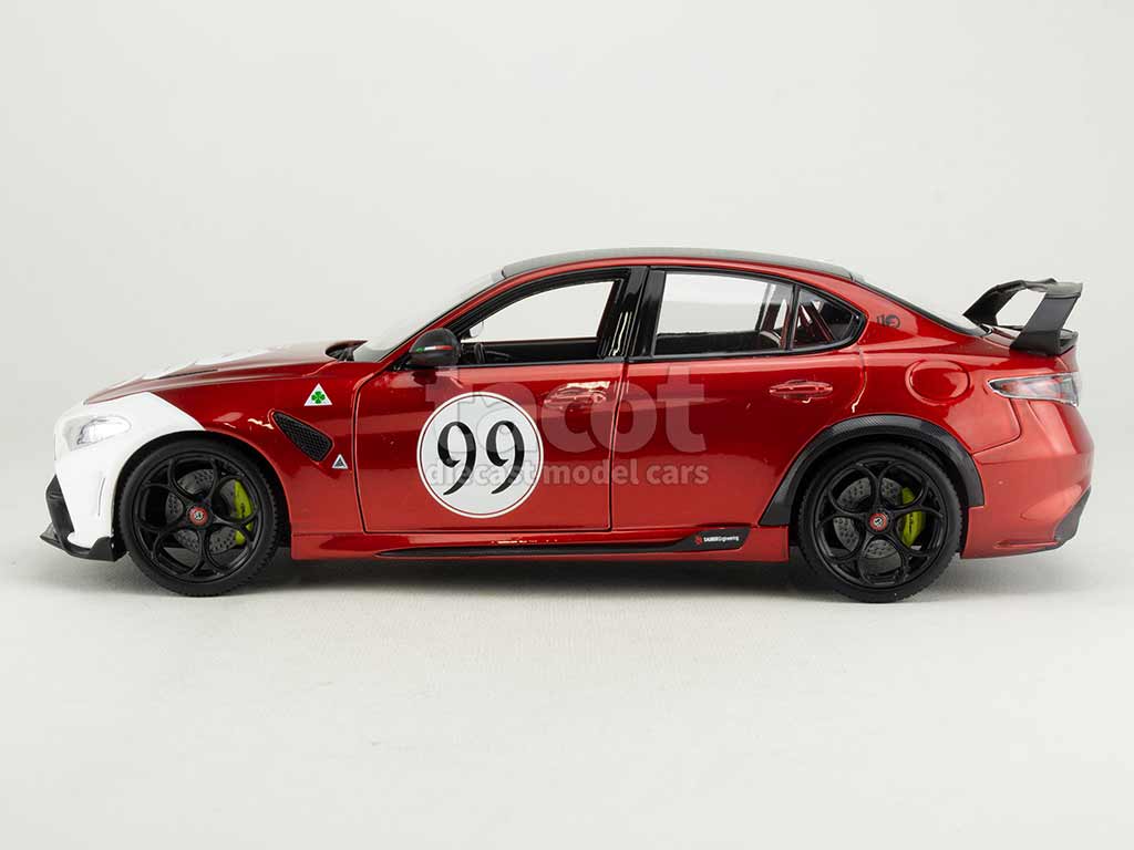 104444 Alfa Romeo Giulia GTAm 2020