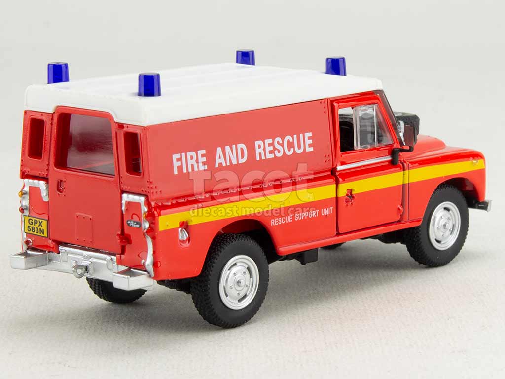 104459 Land Rover 109 Series III Pompiers