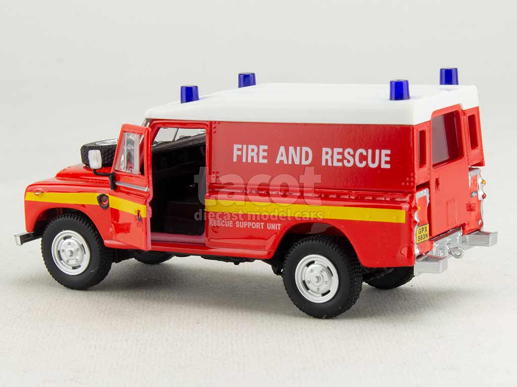 104459 Land Rover 109 Series III Pompiers