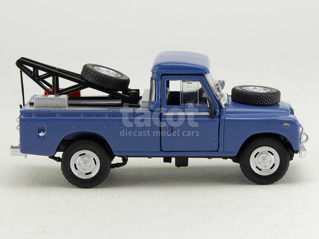 104460 Land Rover 109 Series III Pick-Up Dépanneuse