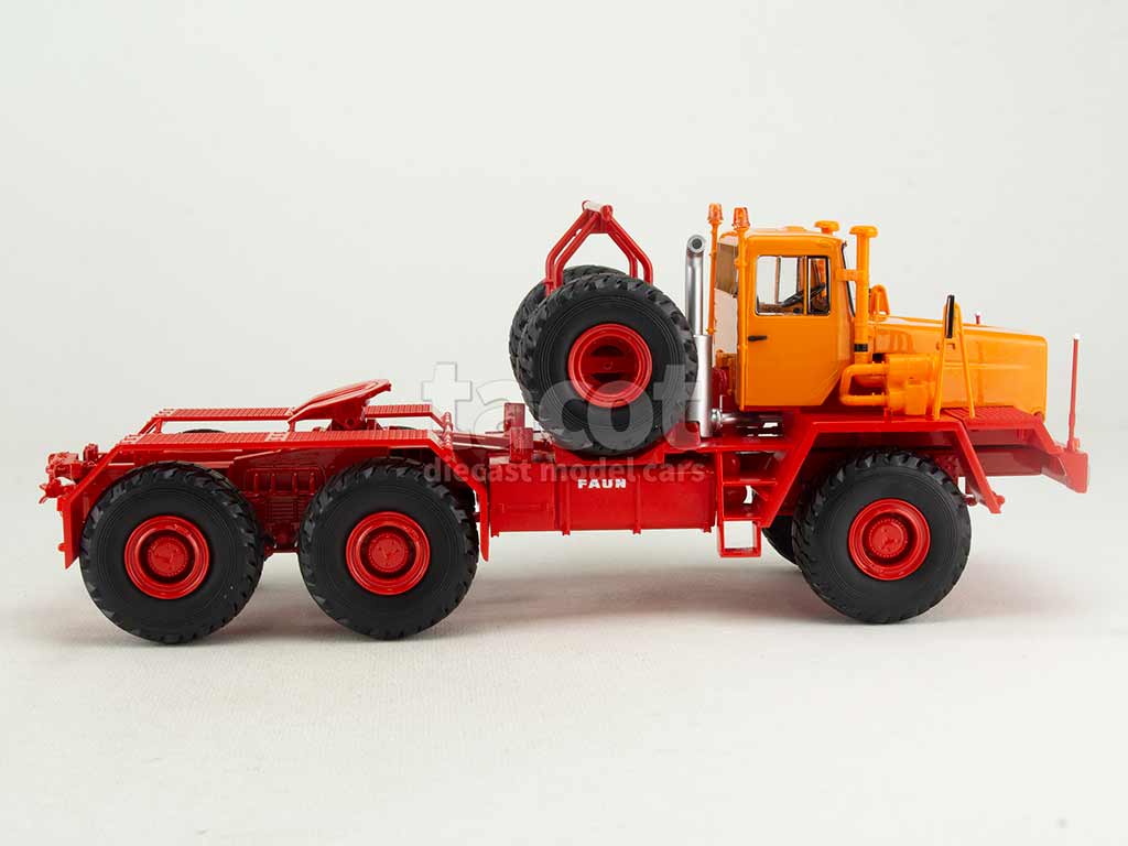 104484 Faun Koloss Tracteur