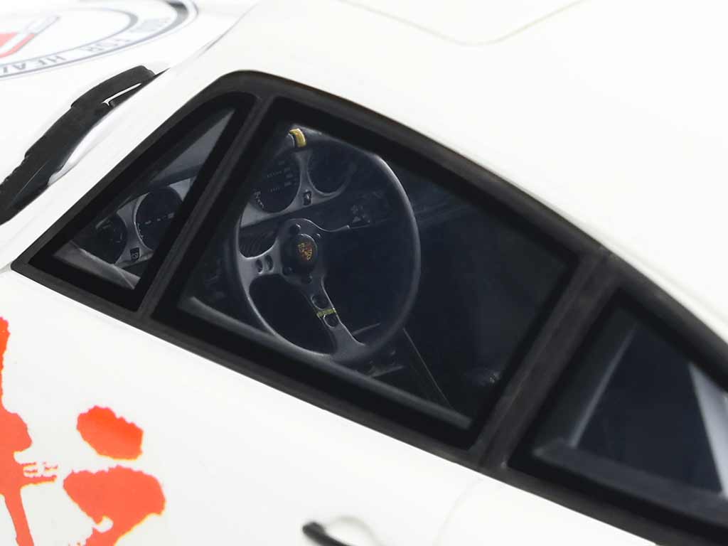 104504 Porsche 911 RWB Akira 2024