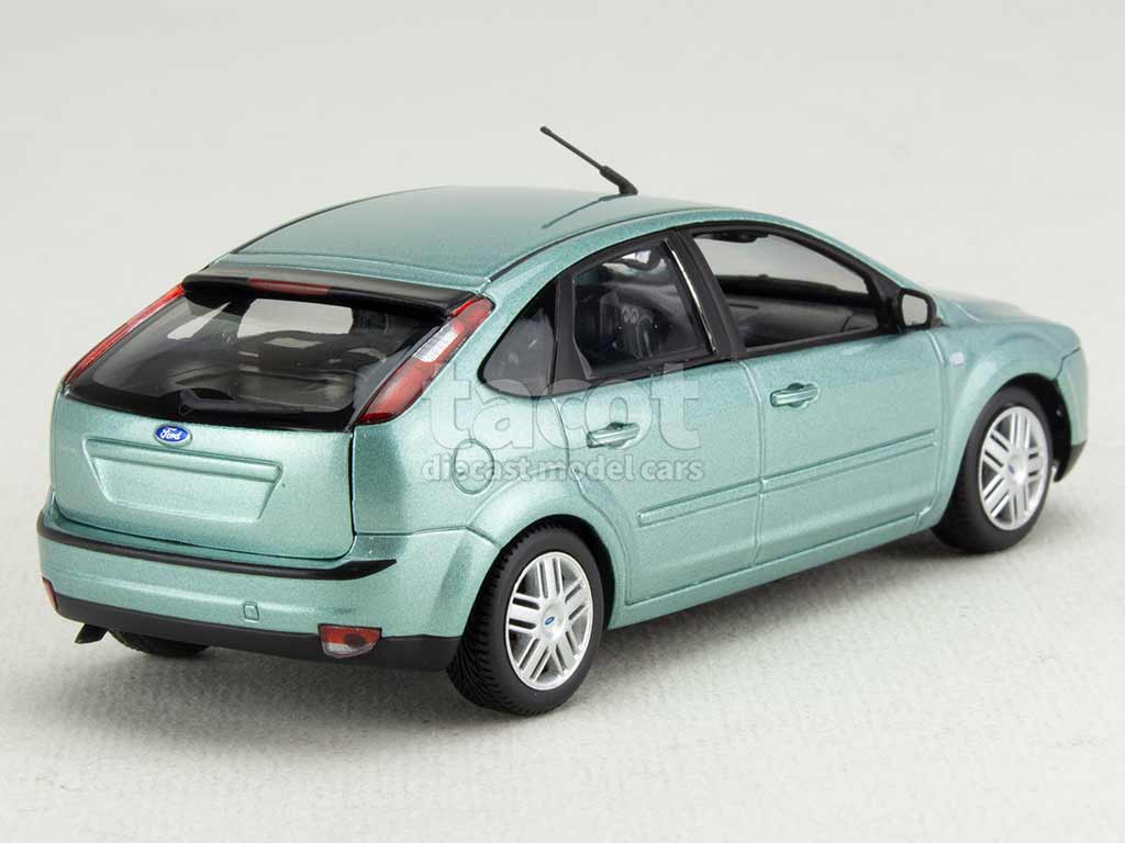 104547 Ford Focus 2004